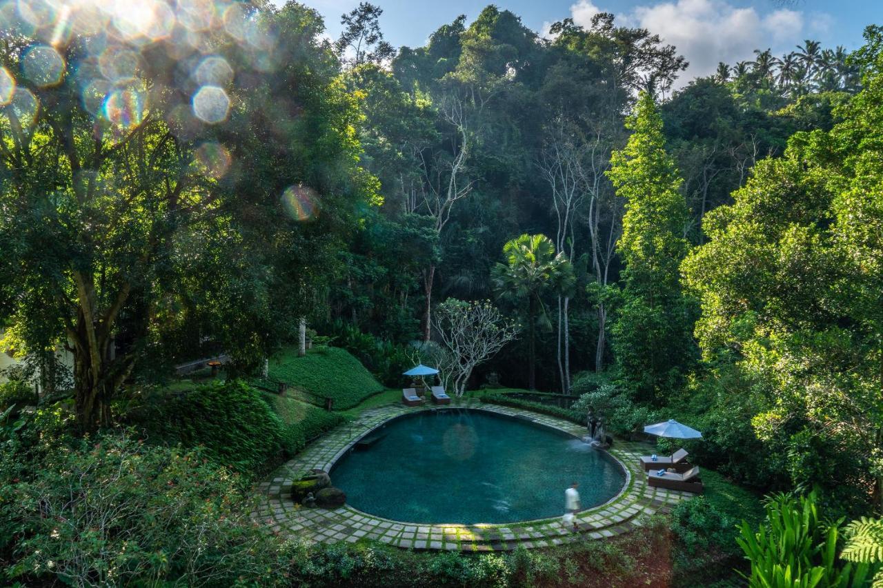 Dua Dari, A By Hadiprana Villa *