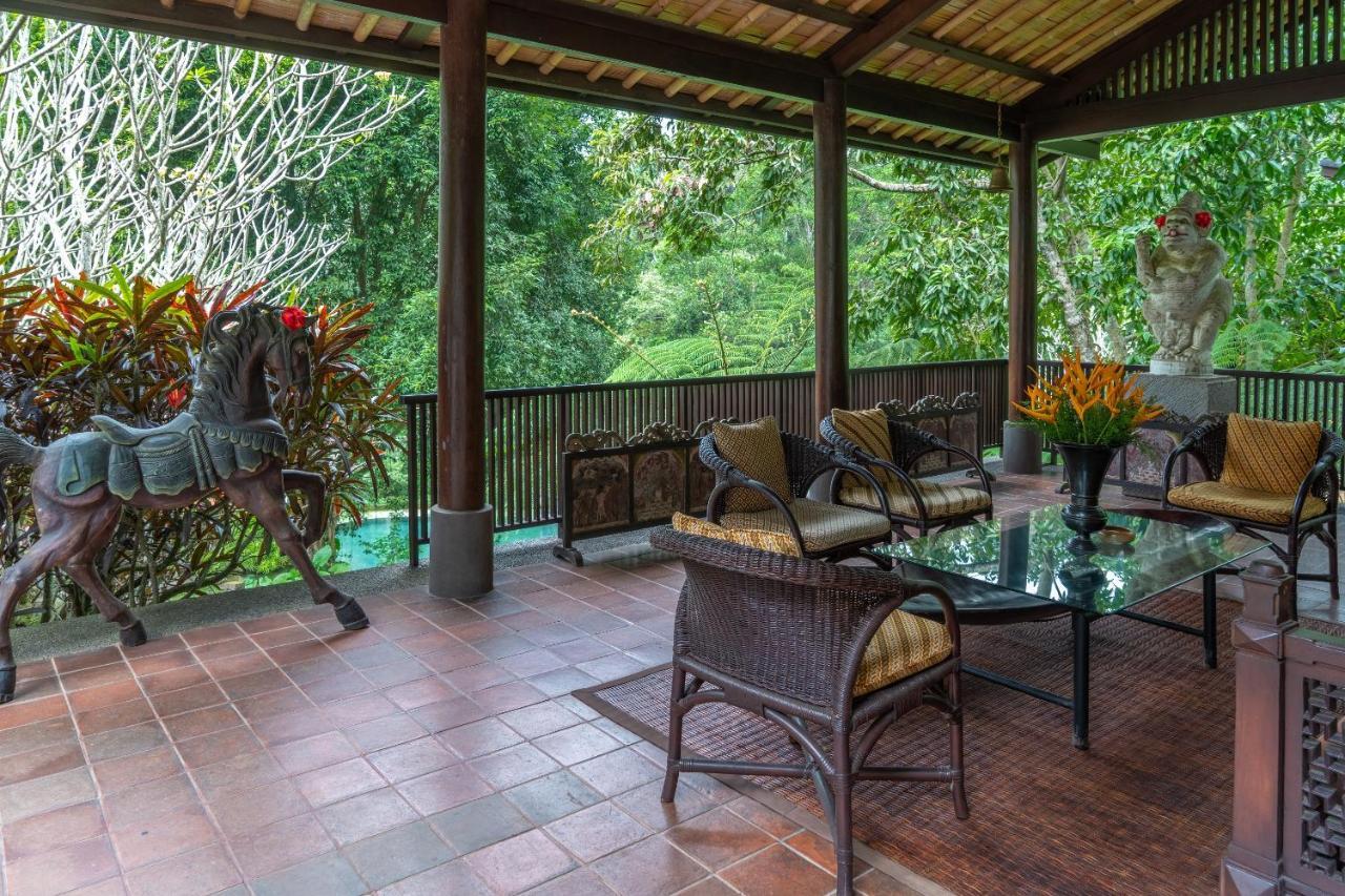 Dua Dari, A By Hadiprana Villa *
