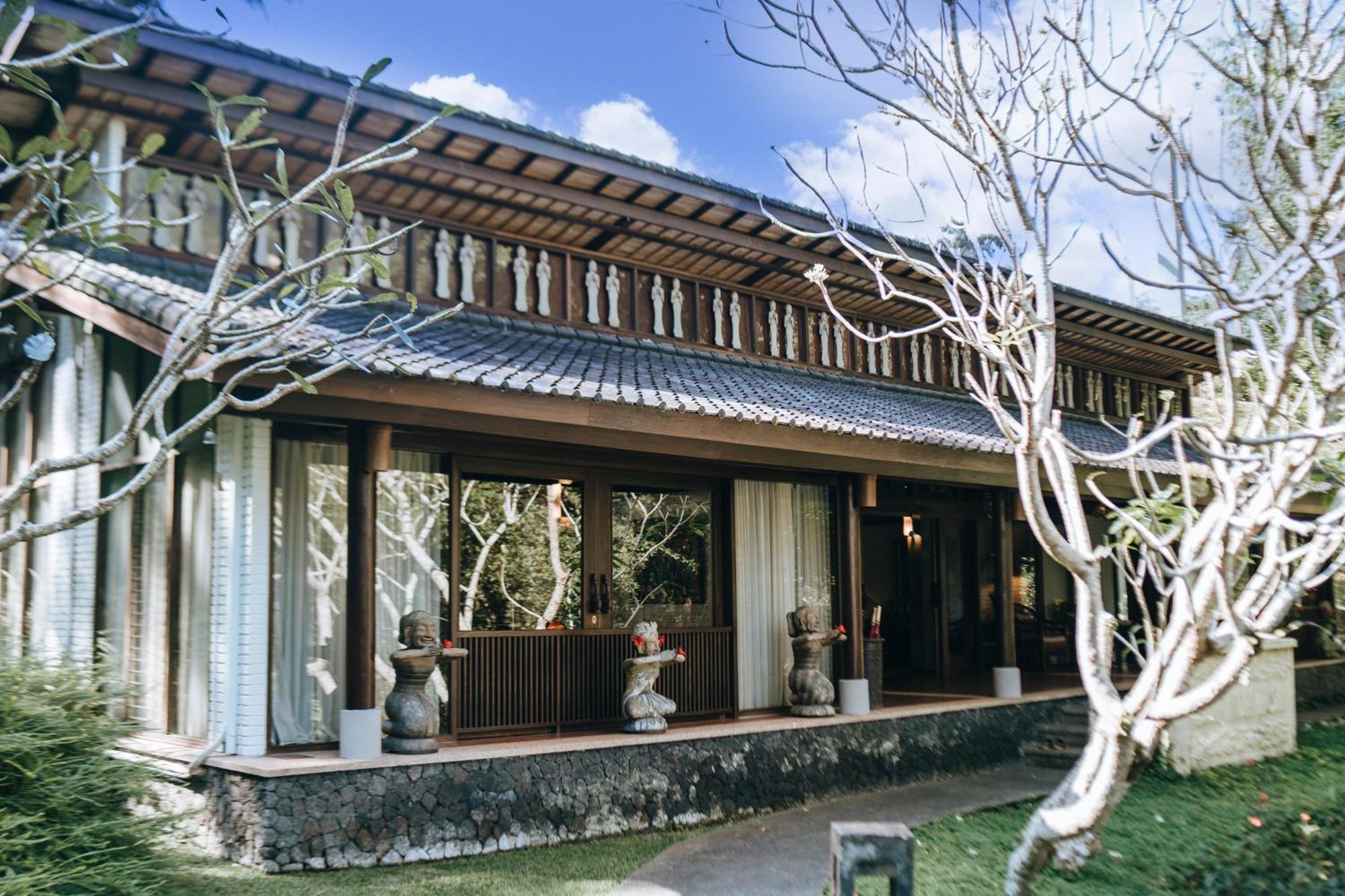 Villa Dua Dari, A By Hadiprana *