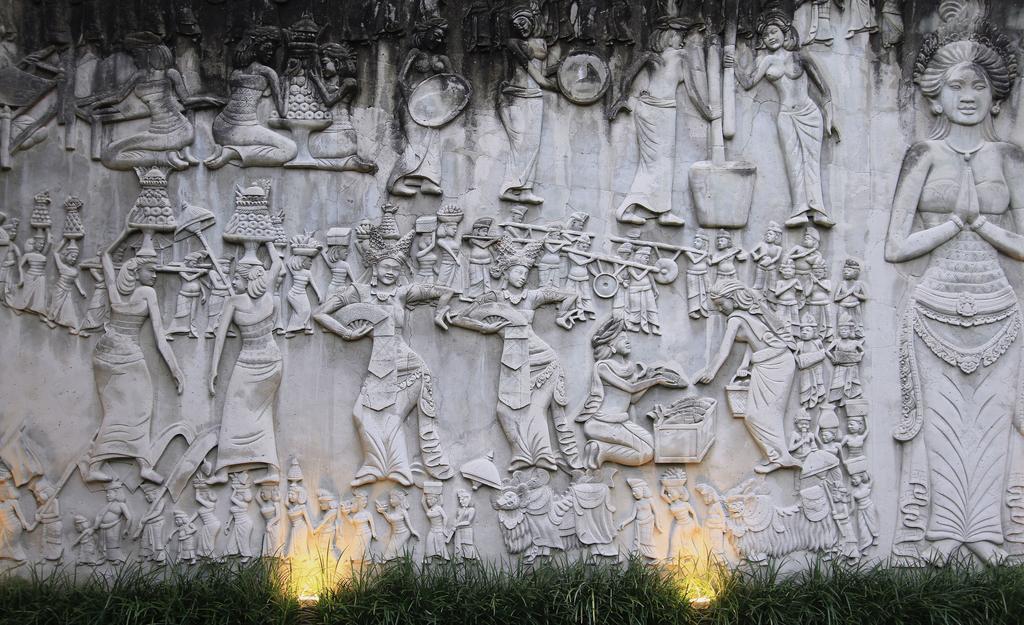 Dua Dari, A By Hadiprana Villa